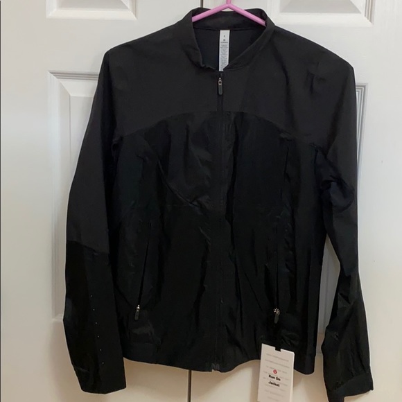 Lululemon Run On Jacket - Picture 5 of 8